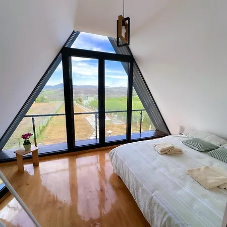 Kod Lutajuceg Villa